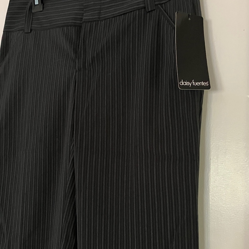 Daisy Fuentes Charcoal Pinstripe Trousers (6) NWT